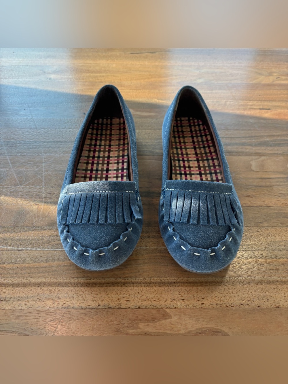 Lands End Women’s Suede Moccasins, Size 7 - Picture 3 of 10